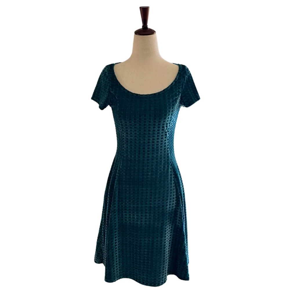 ModCloth Fervour Textured Green Velvet Dress Size Small